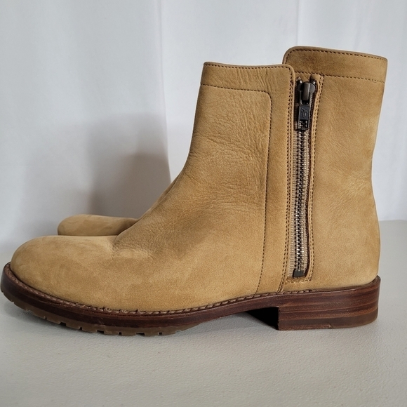 Frye Natalie Double Zip Low Heel Sand Nubuck Leather Bootie - Size 7.5 B - Picture 3 of 16